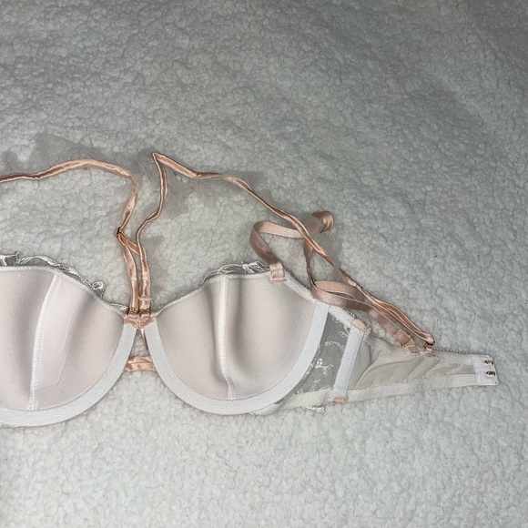 Victoria’s Secret Bridal Bra - Picture 1 of 4
